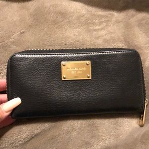 Micheal kors wallet